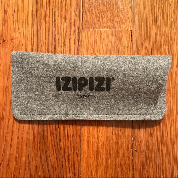 IZIPIZI Gray Felt Glasses Case Pouch - Picture 1 of 3